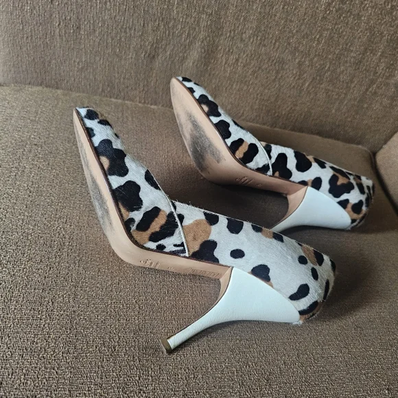 Valentino Garavani Leopard Print Heels Size 38